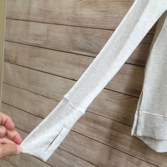 NEW‎ WITHOUT TAGS ATHLETA COASTER LUXE SWEATSHIRT IN CREAM - Picture 6 of 8